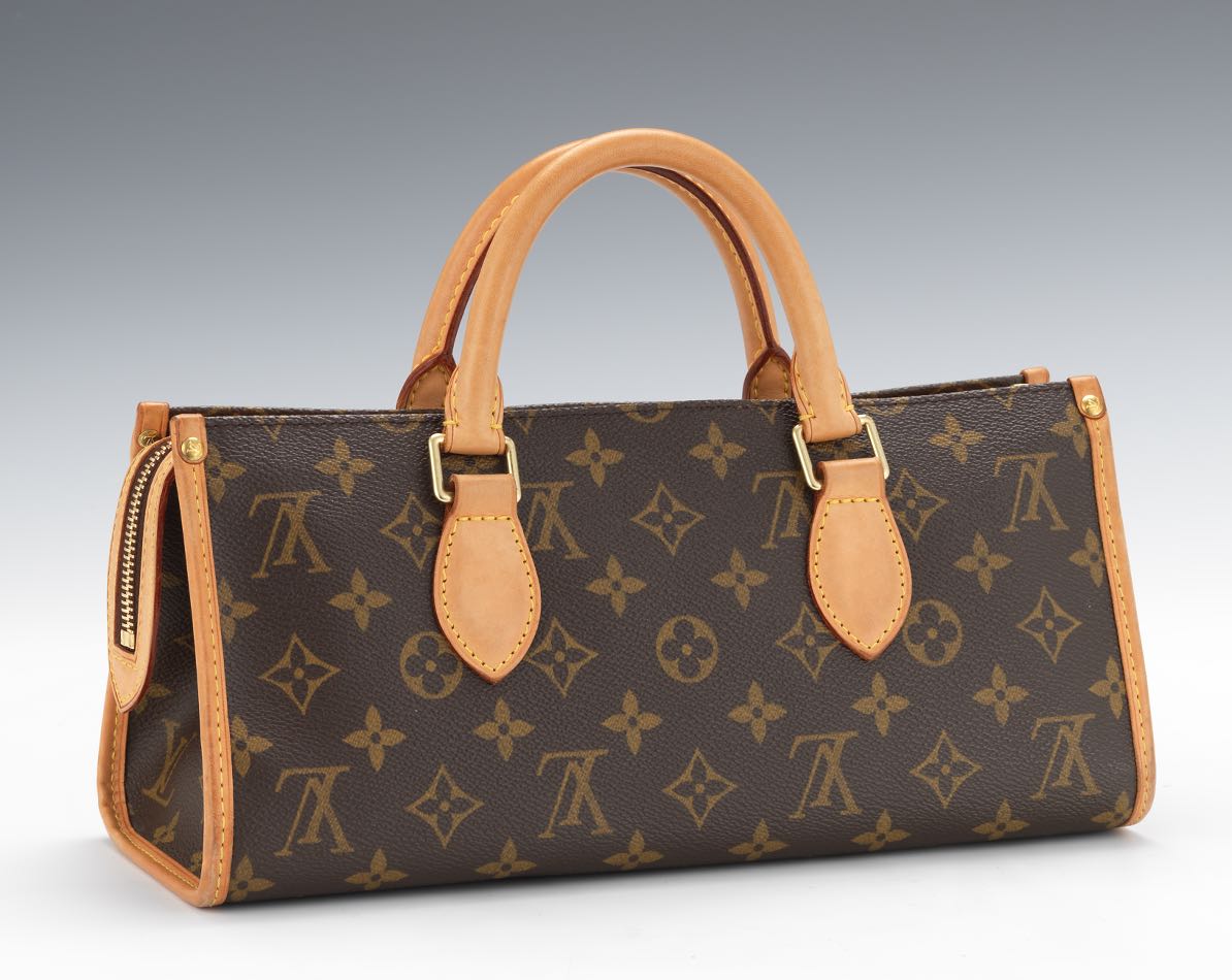 sac triangle louis vuitton