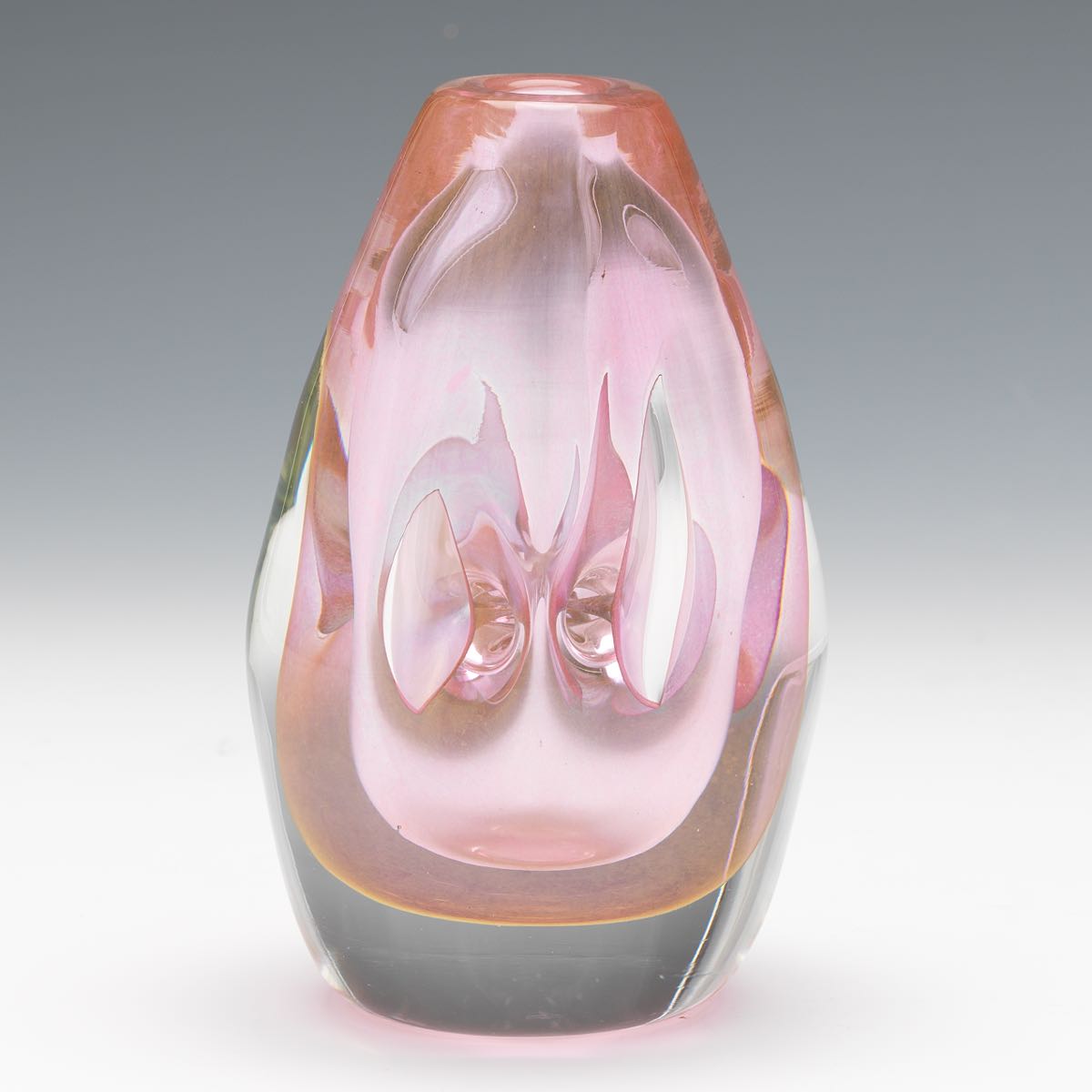 Dominick Labino (American, 1910-1987) 5-1/2" x 3-1/2"Blown glass vase in clear and colorless pink - Image 5 of 8