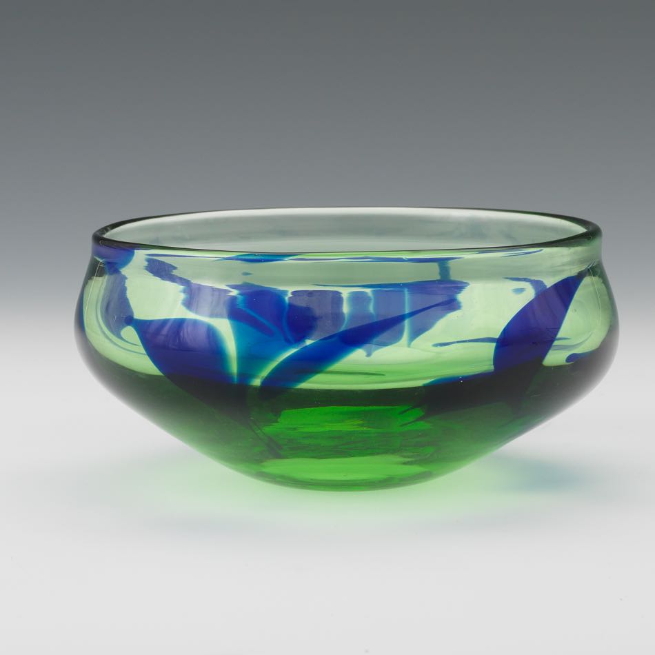 Baker O'Brien (American, Contemporary), Labino Glass Studio 2-1/2" x 5-1/2"Green glass bowl, - Image 3 of 7