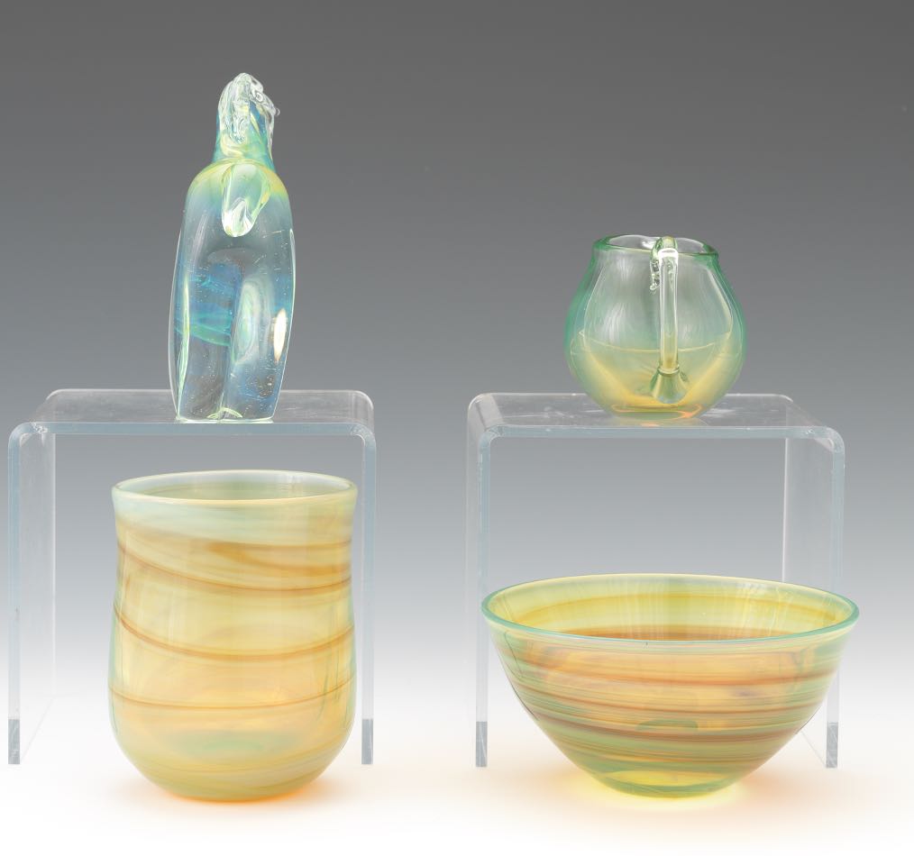 Baker O'Brien (American, Contemporary), Labino Glass Studio nullFour iridescent swirled glass pieces - Image 4 of 6