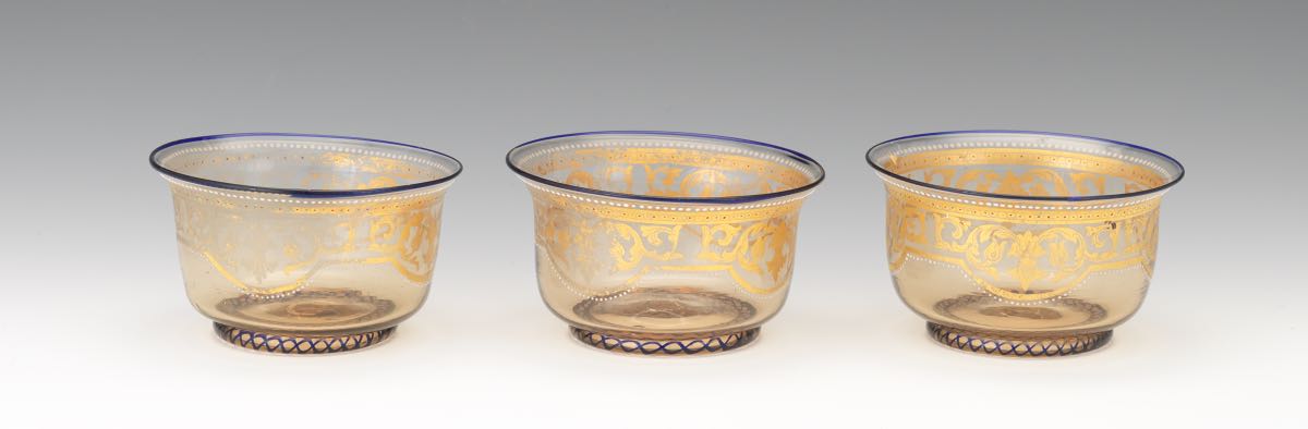 Twelve Moser Smoked Topaz Glass Gilt/Bejeweled Underplates and Eleven Finger Bowls nullTotal 23 hand - Image 11 of 14