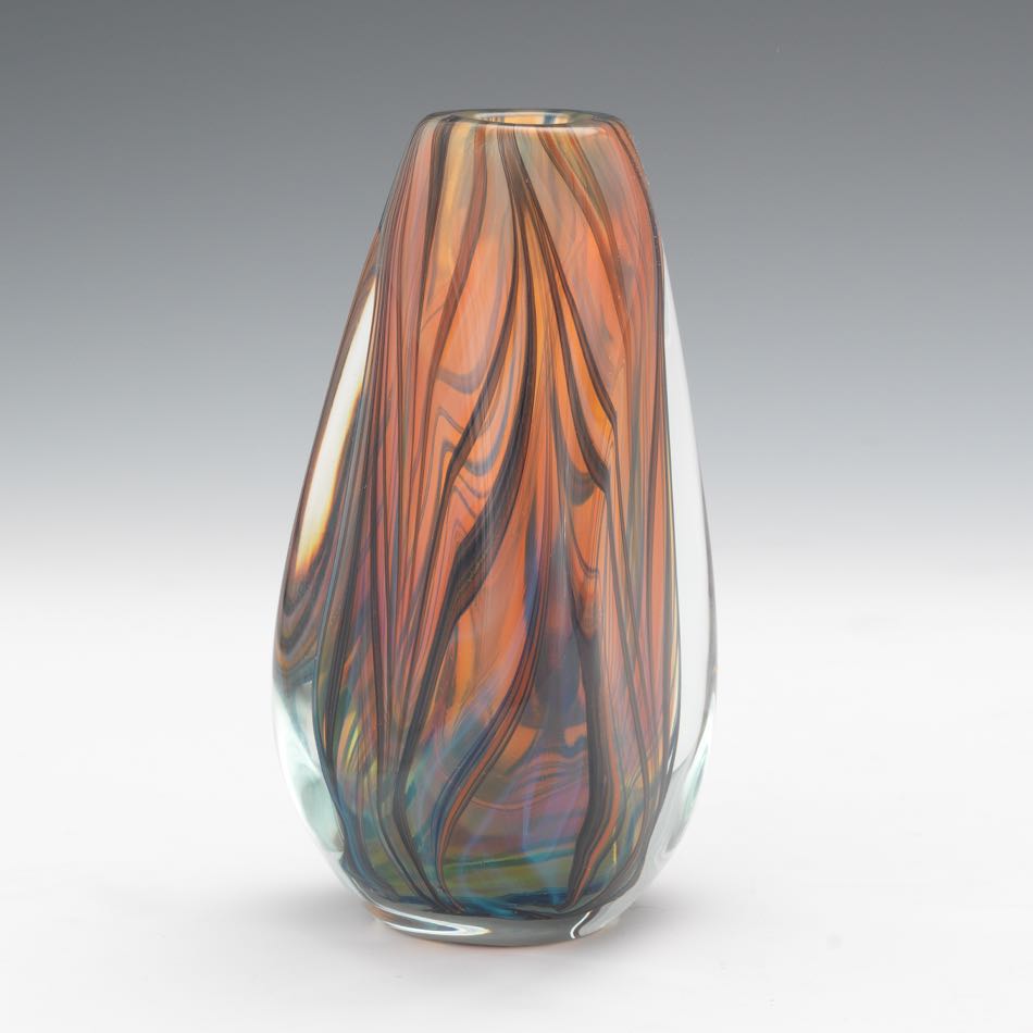 Baker O'Brien (American, Contemporary), Labino Glass Studio 6" x 3-3/4"Iridescent feathered triangle - Image 4 of 8