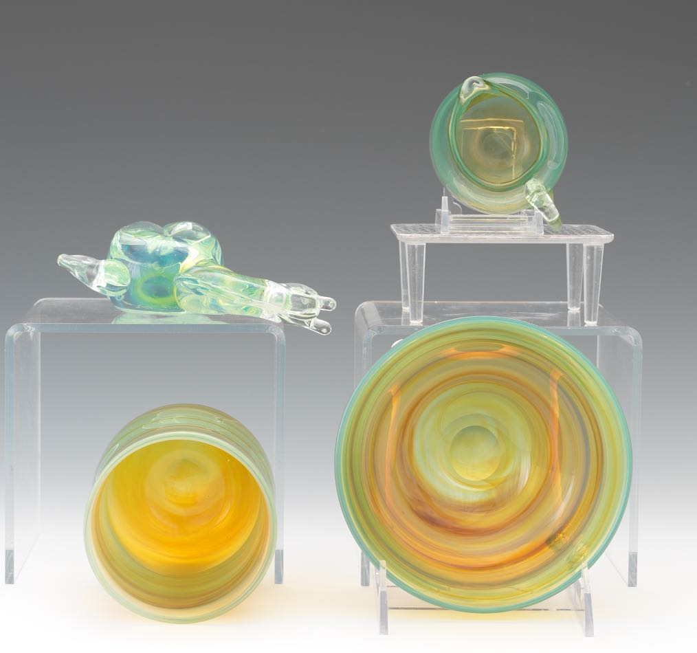 Baker O'Brien (American, Contemporary), Labino Glass Studio nullFour iridescent swirled glass pieces - Image 5 of 6