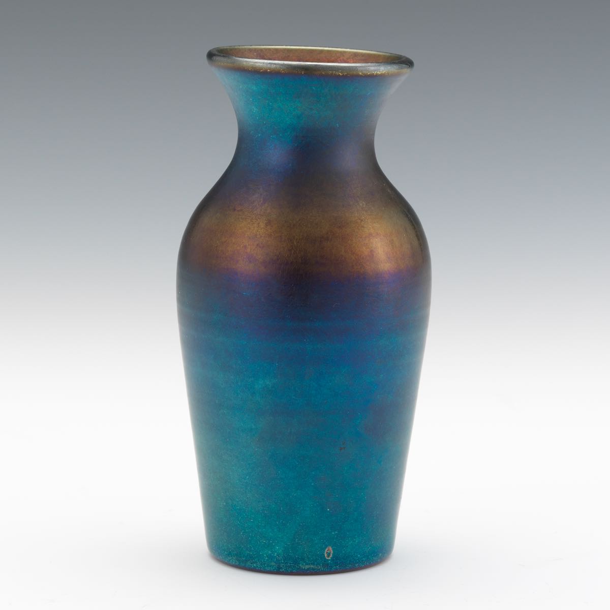 Signed Quezal Iridescent Glass Vase 6 1/2" TBeautiful blue glass vase with hints of green gold. - Image 5 of 7