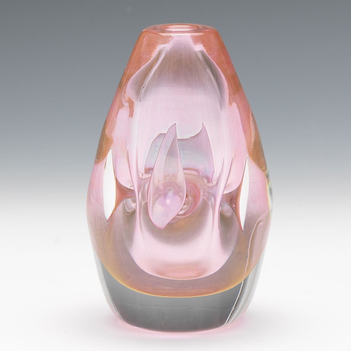 Dominick Labino (American, 1910-1987) 5-1/2" x 3-1/2"Blown glass vase in clear and colorless pink - Image 2 of 8