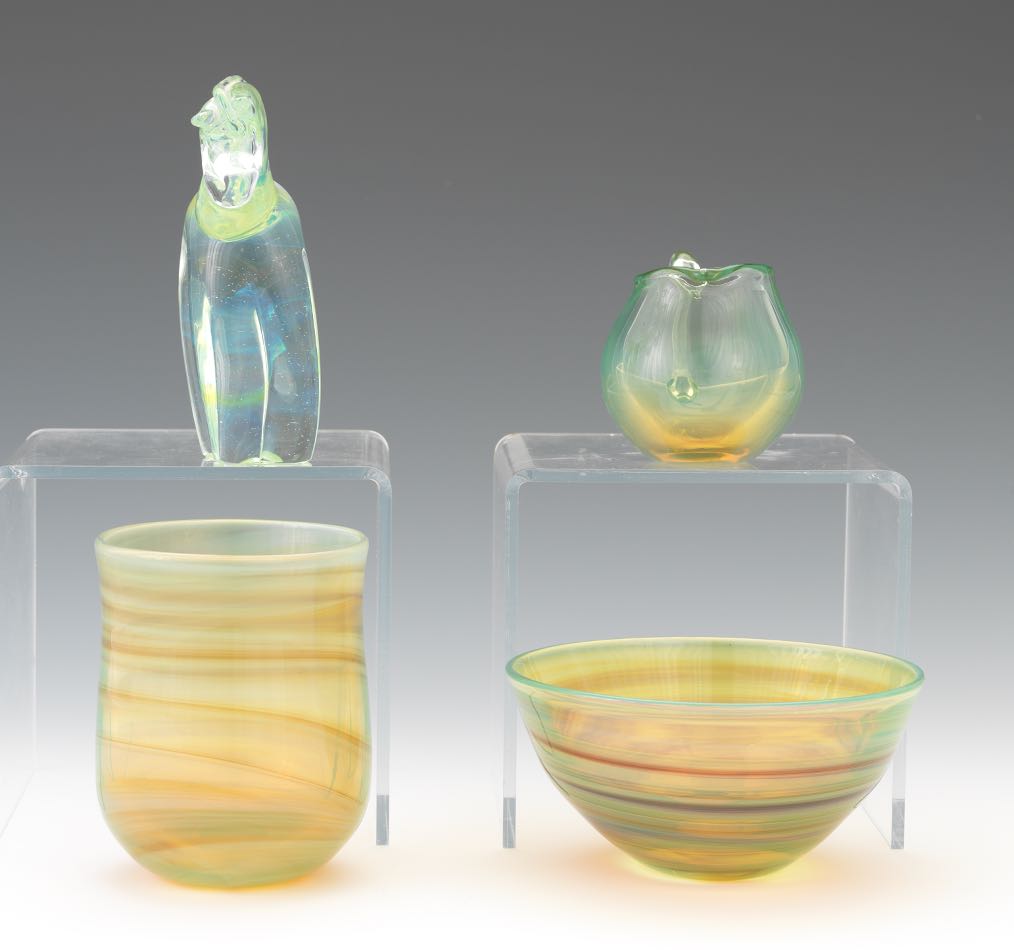 Baker O'Brien (American, Contemporary), Labino Glass Studio nullFour iridescent swirled glass pieces - Image 2 of 6