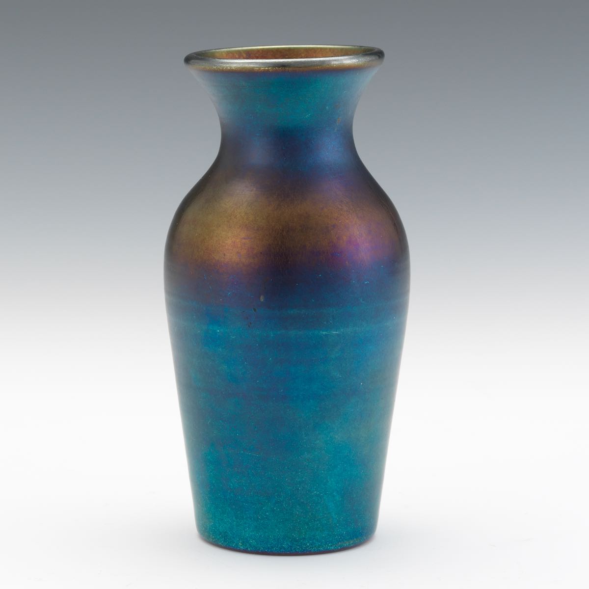 Signed Quezal Iridescent Glass Vase 6 1/2" TBeautiful blue glass vase with hints of green gold. - Image 4 of 7