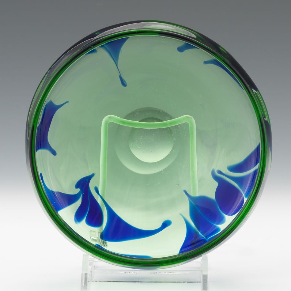 Baker O'Brien (American, Contemporary), Labino Glass Studio 2-1/2" x 5-1/2"Green glass bowl, - Image 5 of 7