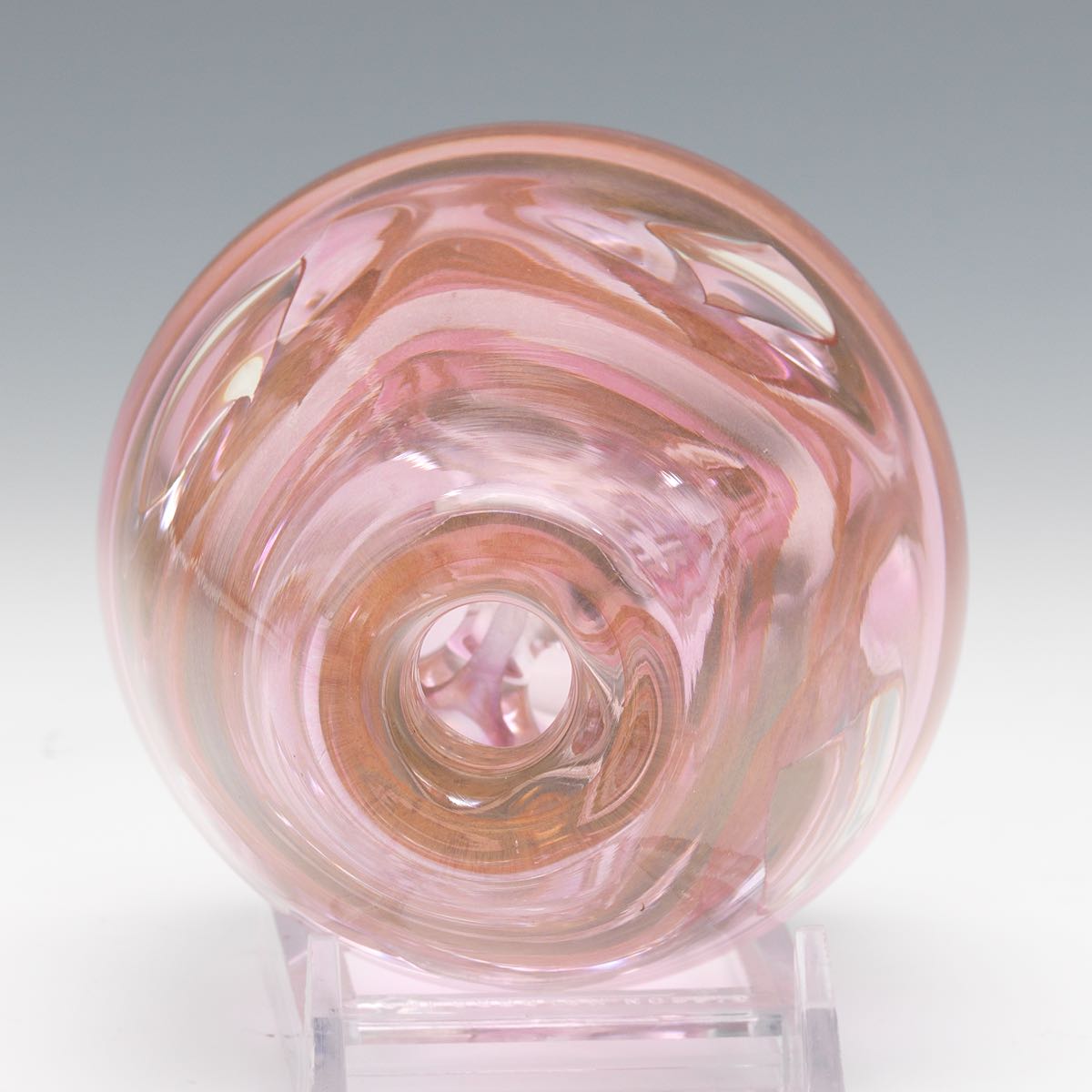 Dominick Labino (American, 1910-1987) 5-1/2" x 3-1/2"Blown glass vase in clear and colorless pink - Image 6 of 8