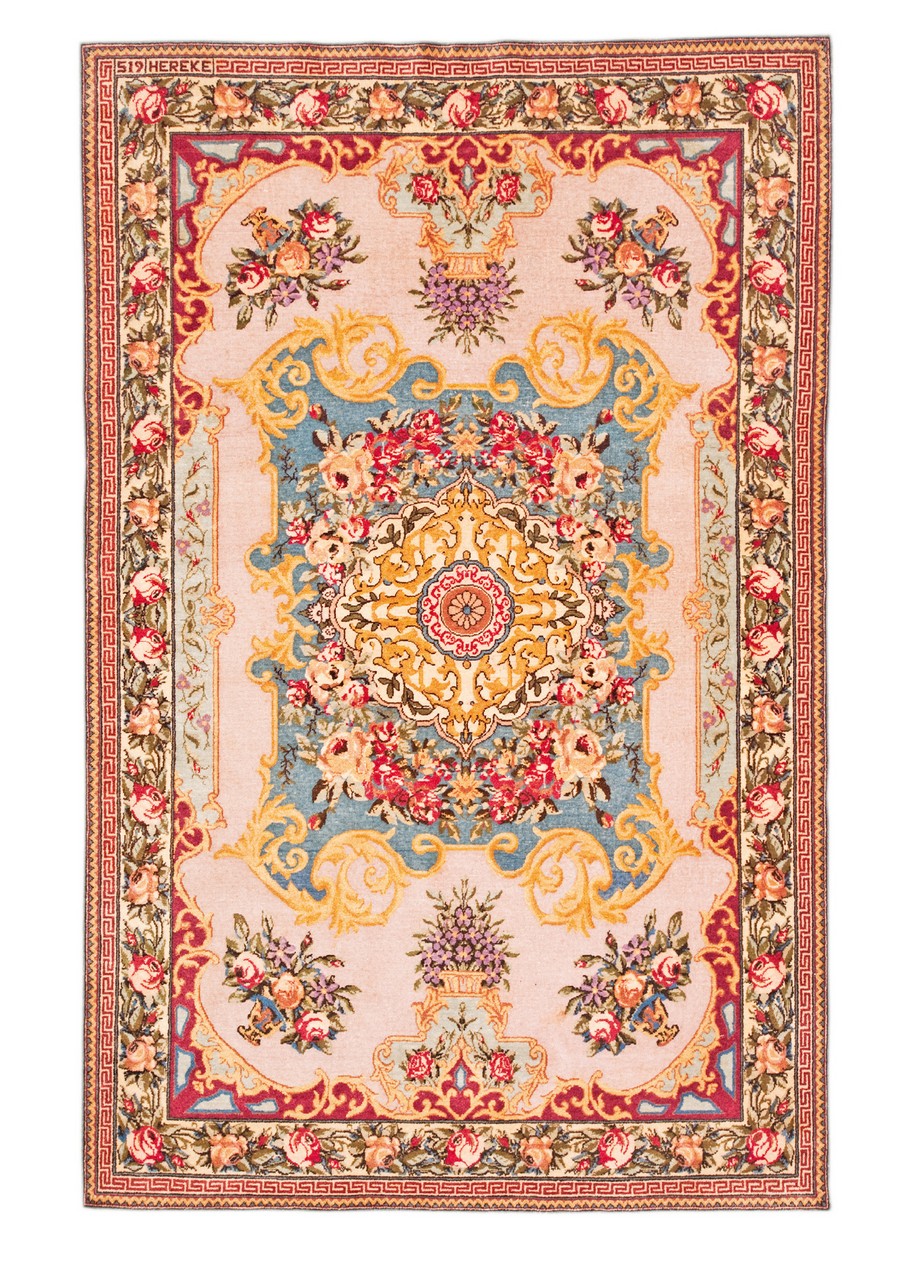 TURKISH RUG Anatolia, signed Hereke 519. 20 th c. 180 x 120 cm