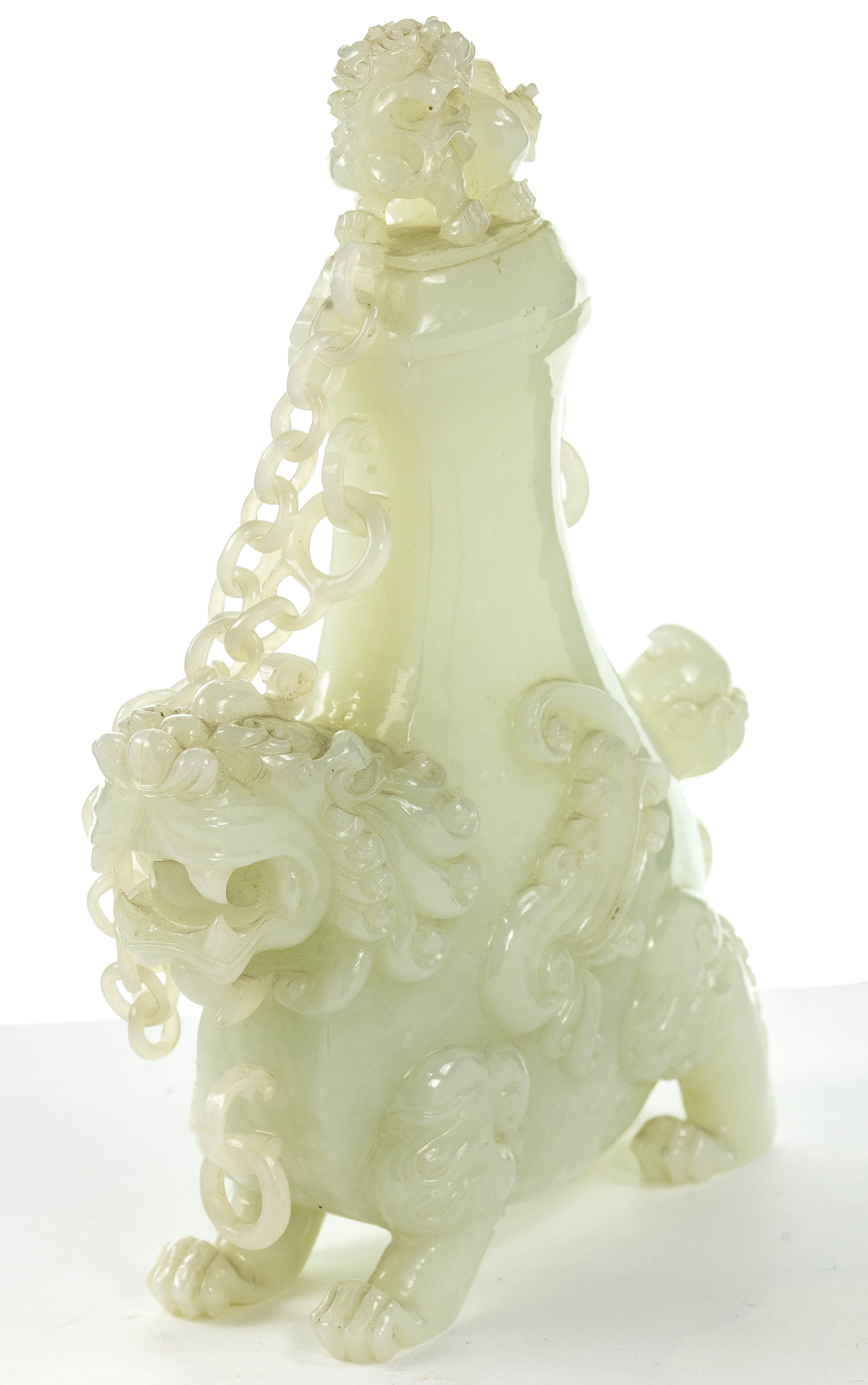 An exceptionally fine Chinese white jade pot, height 16cm Wt. 612.6g. - Image 2 of 4