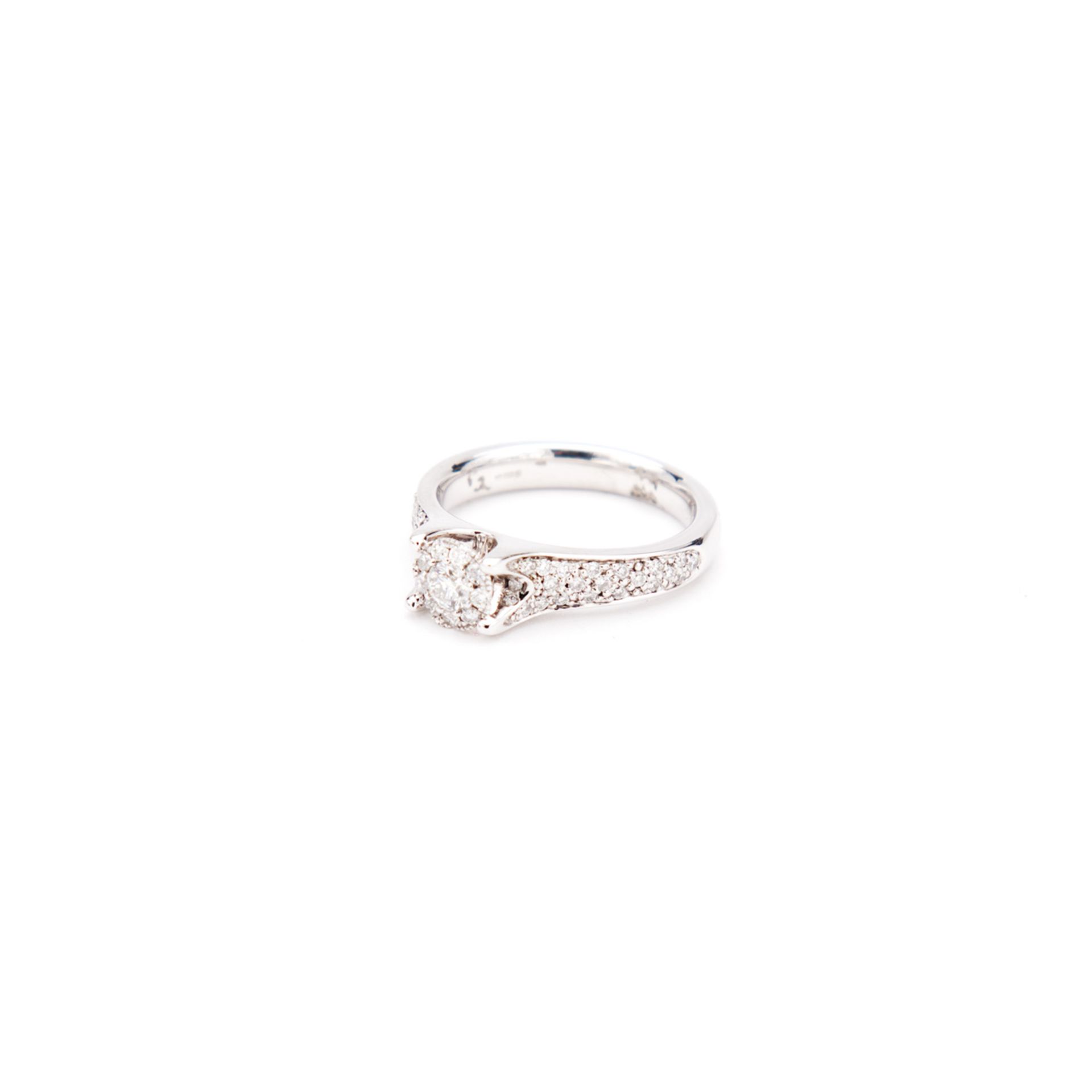 White Gold 9ct Diamond Ring - Image 2 of 2