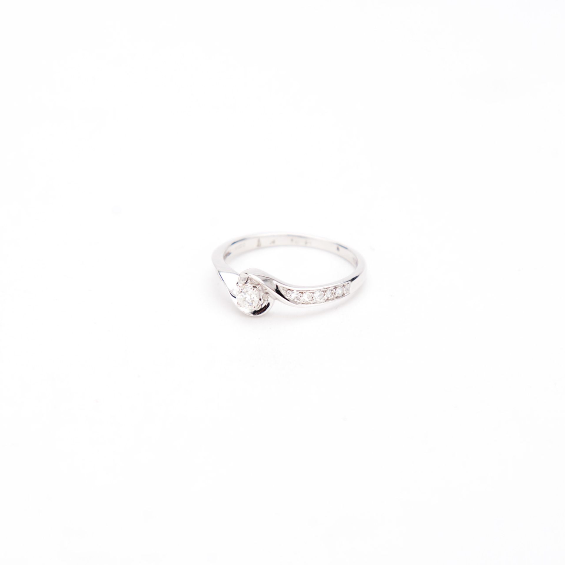 White Gold Solitaire Twist Diamond Ring - Diamond Set Shoulder Detail - Image 3 of 3