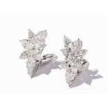 950 Platinum Ear Clips with Diamonds of c. 13.71 Ct  950 platinum Europe, 2nd half of the 20th