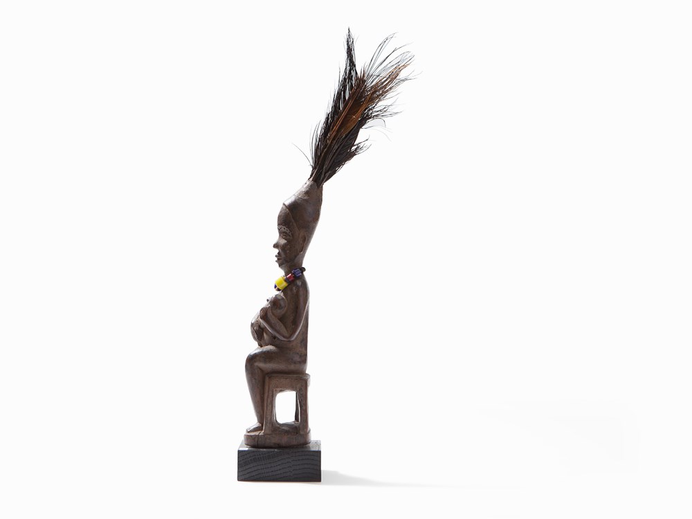 Bambata ‚Nkishi‘ Fetish Figure, Madimba, Bas Zaire, Mid-20th C.  Wood, feathers, glass bead necklace - Image 4 of 7