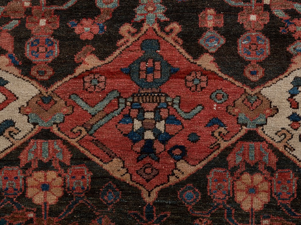Bakhtiari Rug, 230,000 Knots/m2, Iran, c. 1965  Wool on cotton Iran, around 1965 230,000 knots per - Image 3 of 8