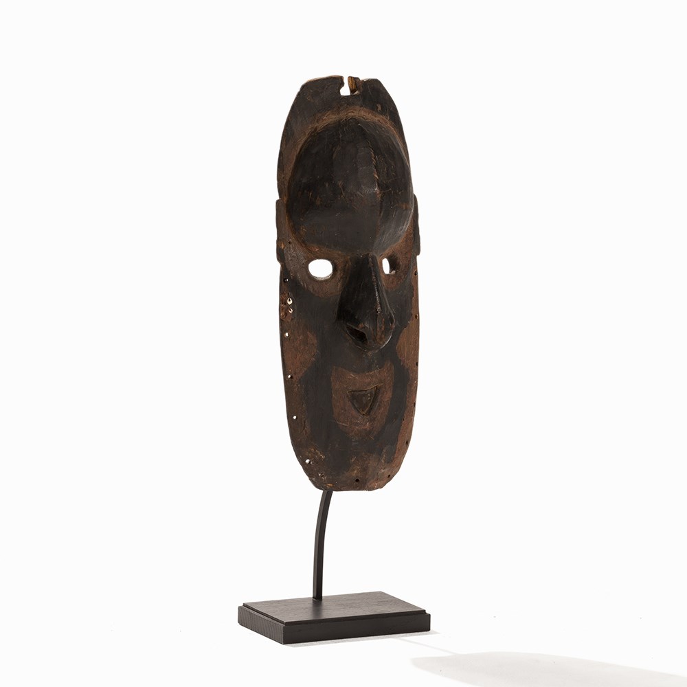 Large and Important Mask, Papua New Guinea, 19th/ 20th C.  Wood, shells, pigments Probably Yangoru - Image 8 of 8