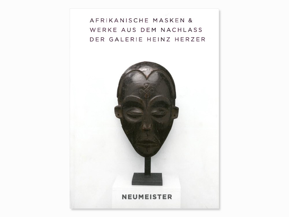 Chokwe, Mask ‘Mwana Pwo’, Published in K.-F. Schädler  Wood Chokwe peoples, Angola Ovoid face with - Image 11 of 13