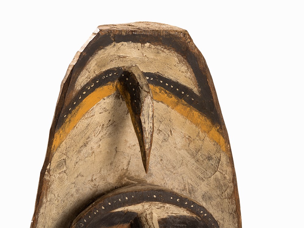 Hook Mask ‘Garra’, Hunstein Mountains, Papua New Guinea  Wood with natural red, yellow, black and - Image 2 of 7