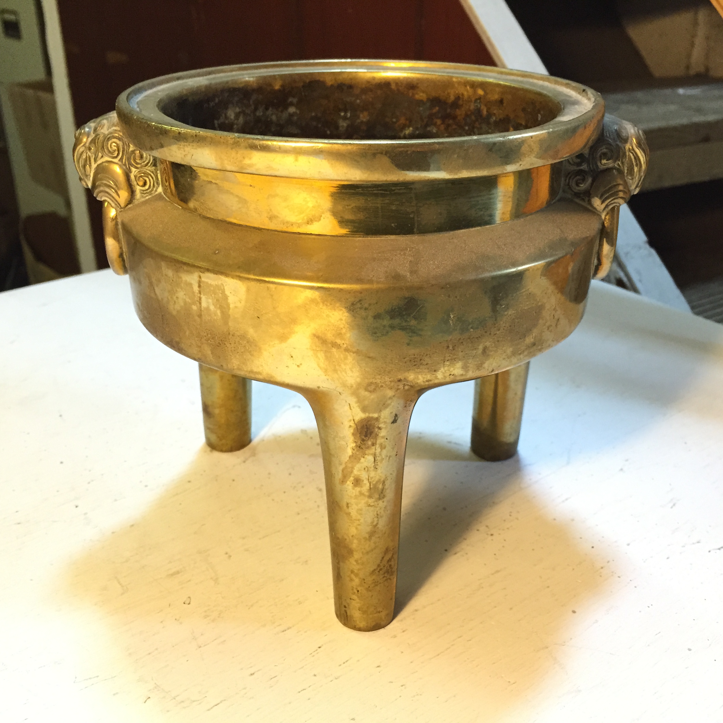 A Chinese brass censer with markings which read Made during the Xuande reign. - Image 2 of 8