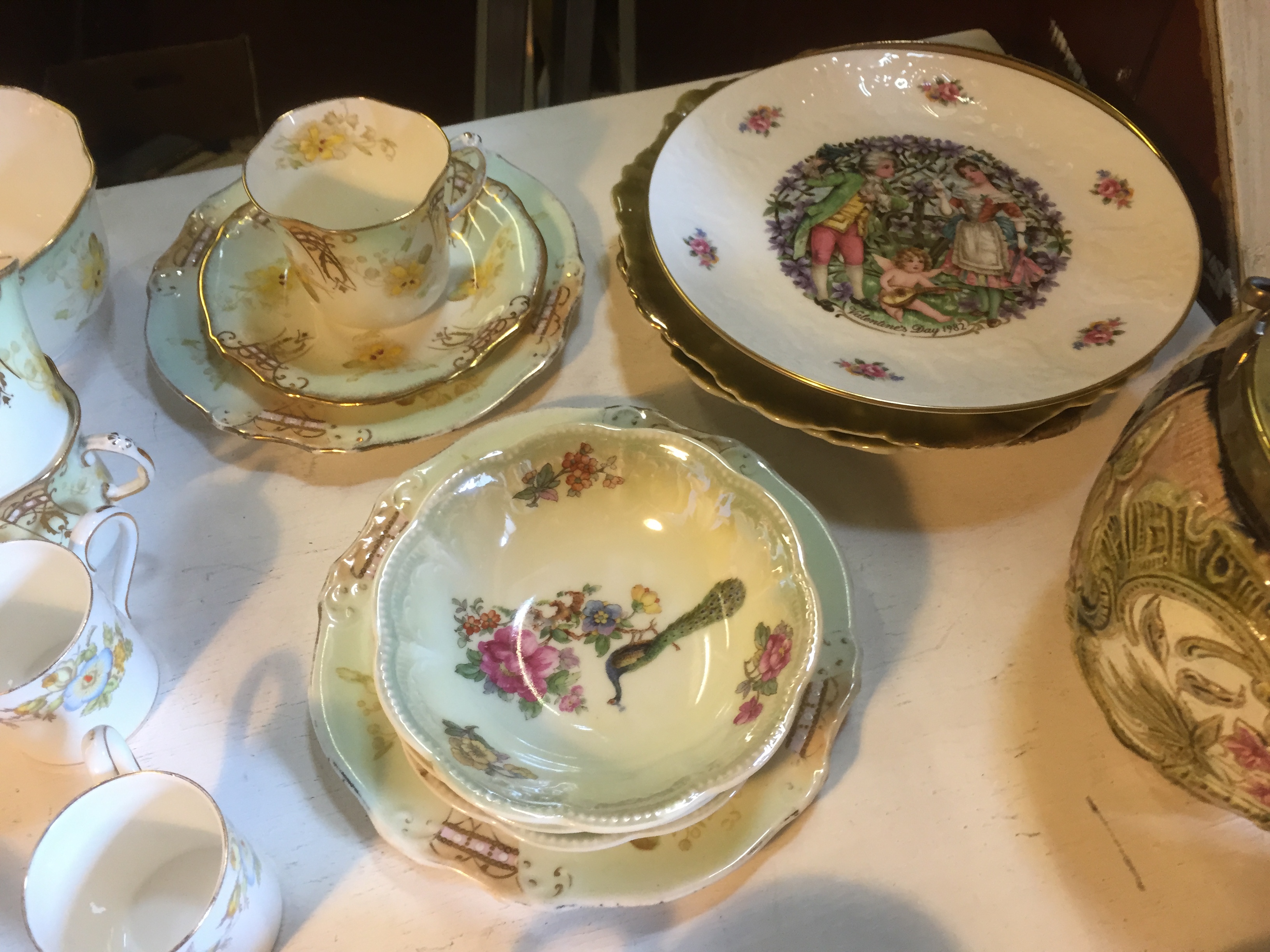 A selection of ceramics including Royal Crown Derby and Wedgwood. - Image 9 of 11