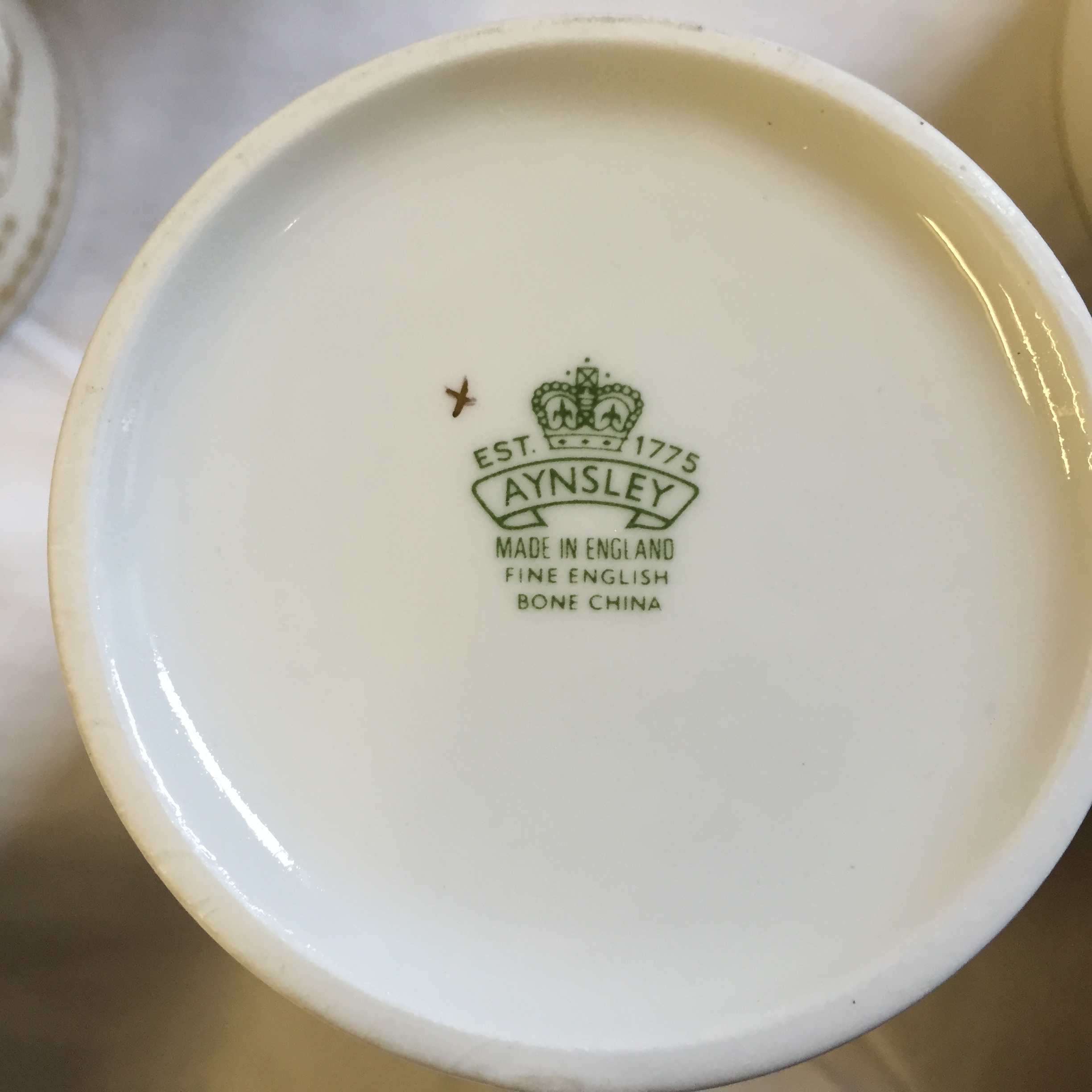 A large selection of ceramic commemorative ware including Aynsley & Royal Doulton. - Image 7 of 7