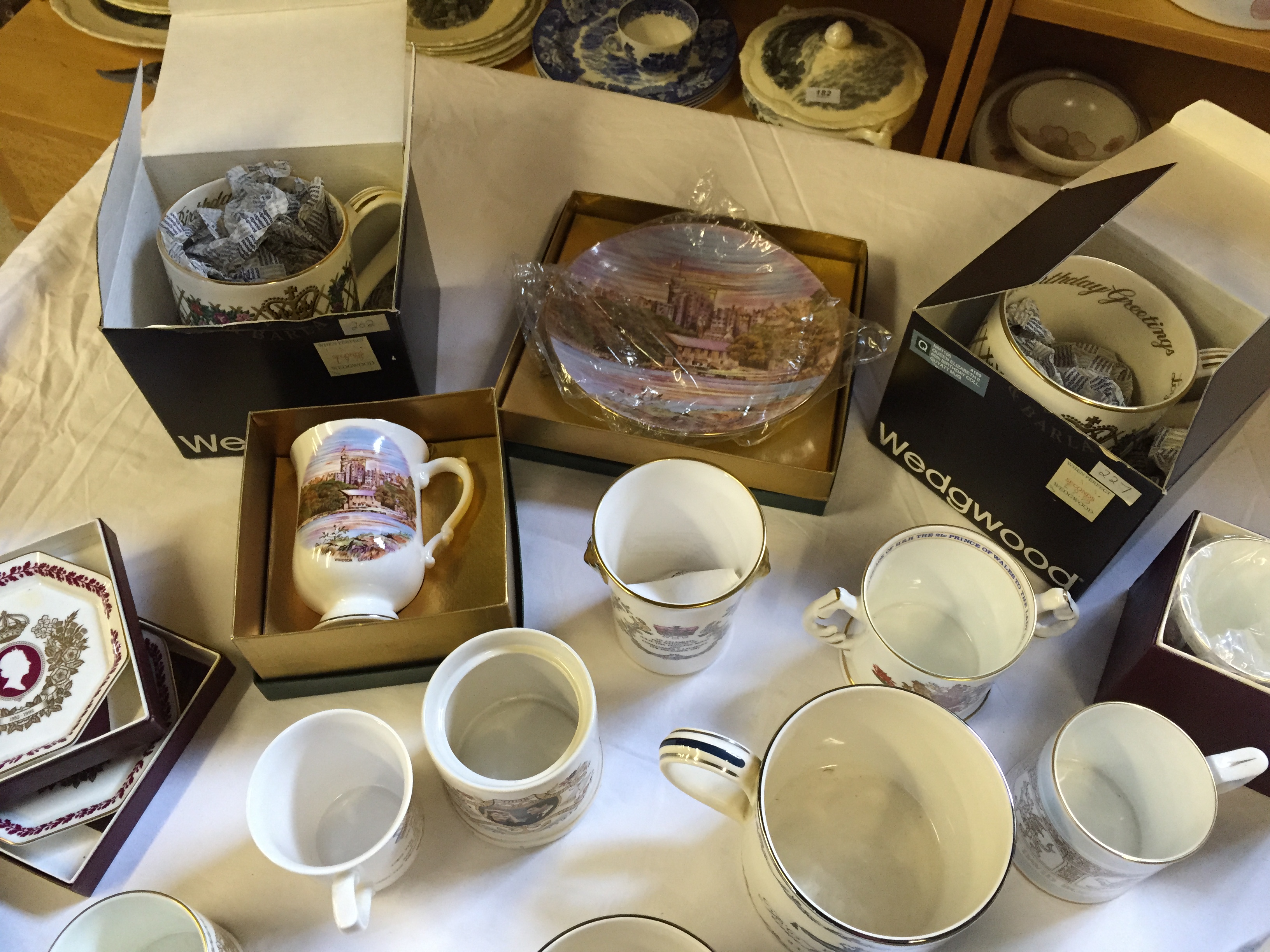 A large selection of ceramic commemorative ware including Aynsley & Royal Doulton. - Image 3 of 7