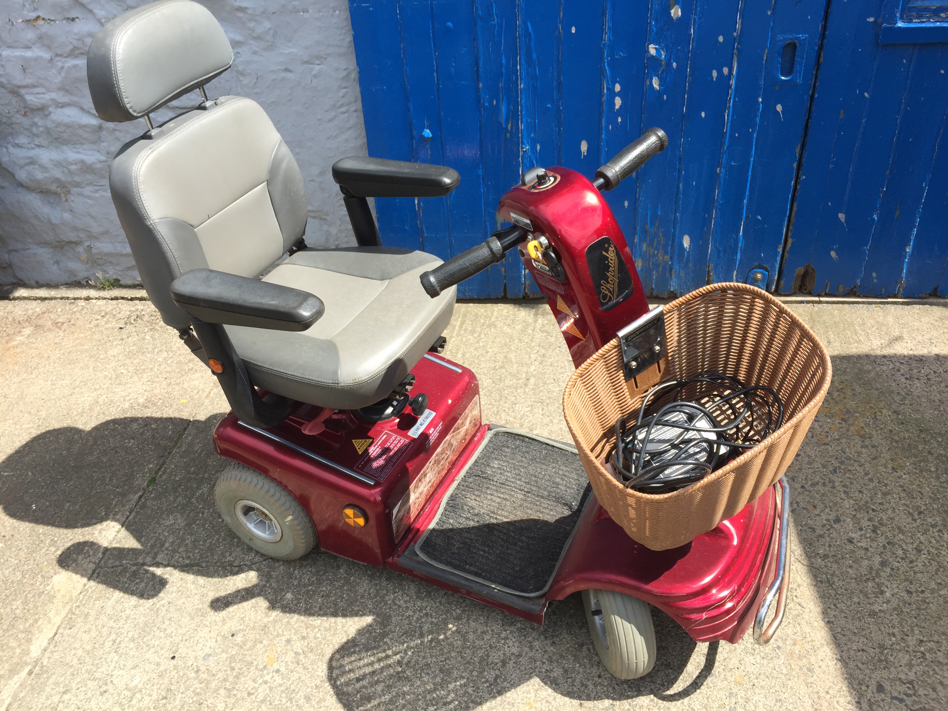 *A Shoprider motability scooter model TE-888NR 115kg load weight.