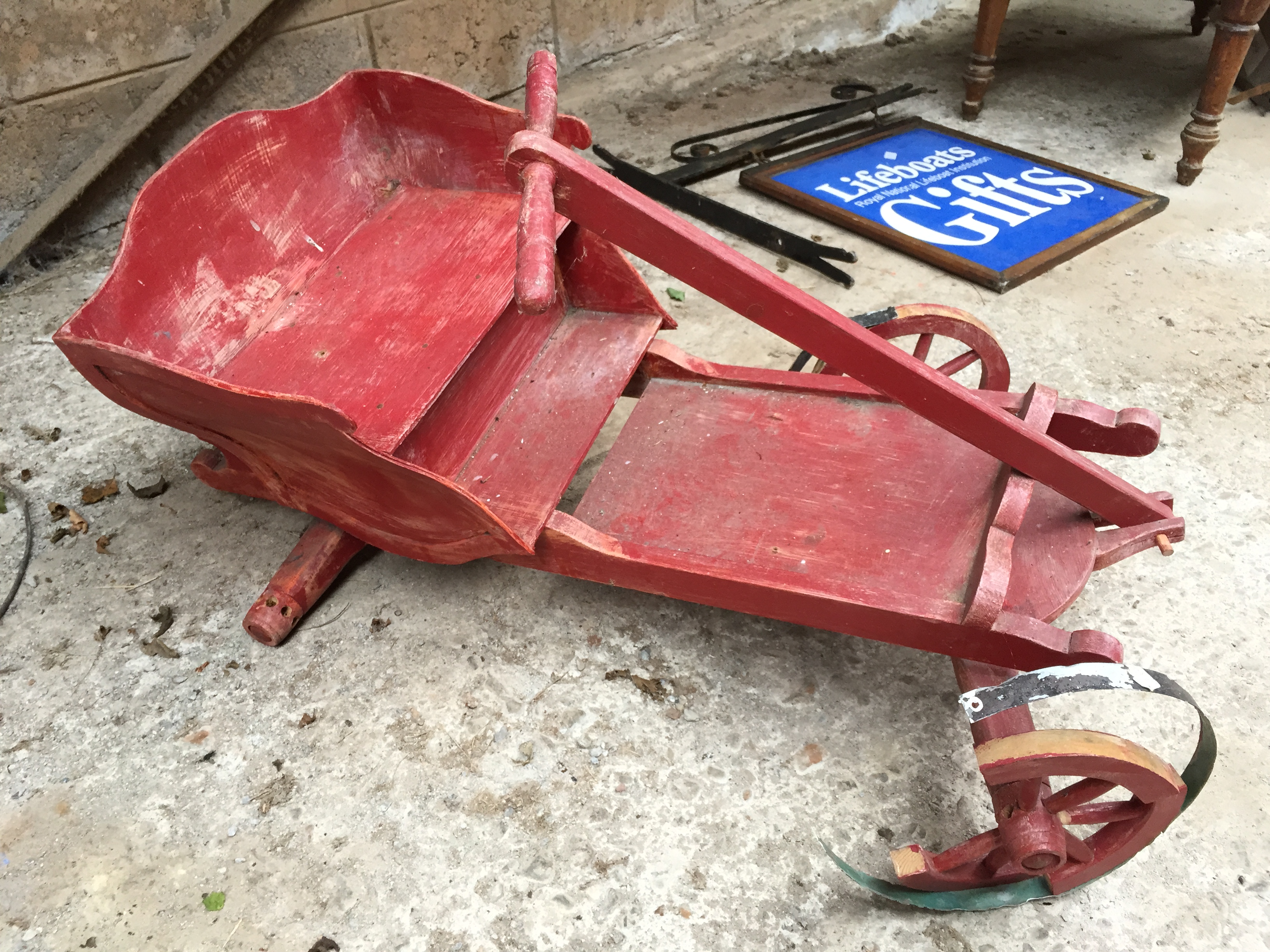 A small child's cart in need of repair. - Image 2 of 2