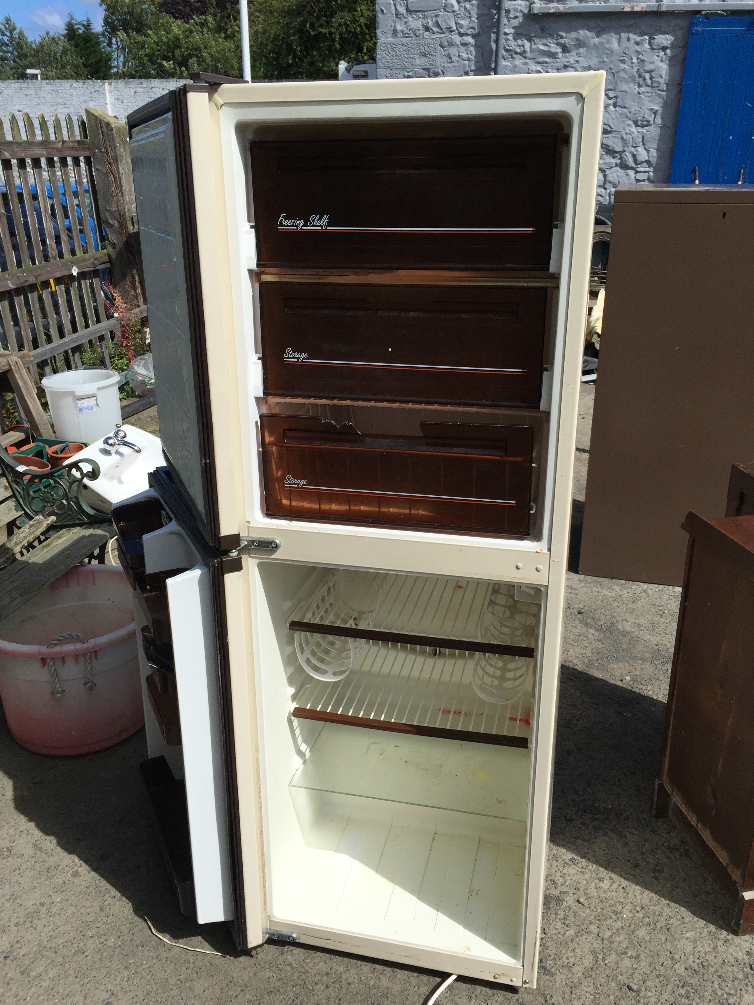 A Kelvinator fridge freezer. - Image 2 of 3