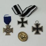 AbzeichenEisernes Kreuz 1939 mit Swastika, Eisernes Kreuz 1914,  Verwundetenabzeichen 2.WK,