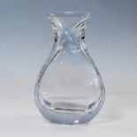 Cristal Sèvres - VaseFrankreich, Ausführung nach 1945, farbloses dickwandiges Glas, rechteckiger