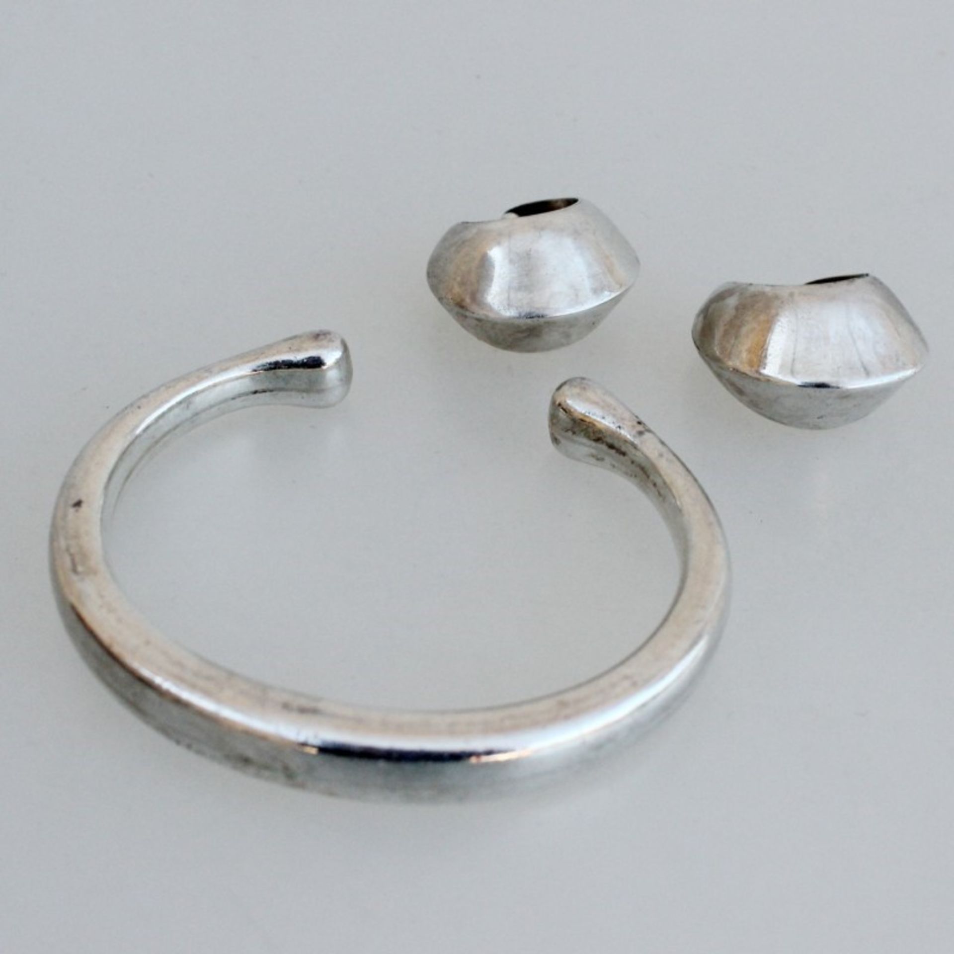 Schmuckset2 tlg., Dänemark, Si 925, punz. Georg Jensen, schlichte massive Form, 1 Armspange, Dca.6,