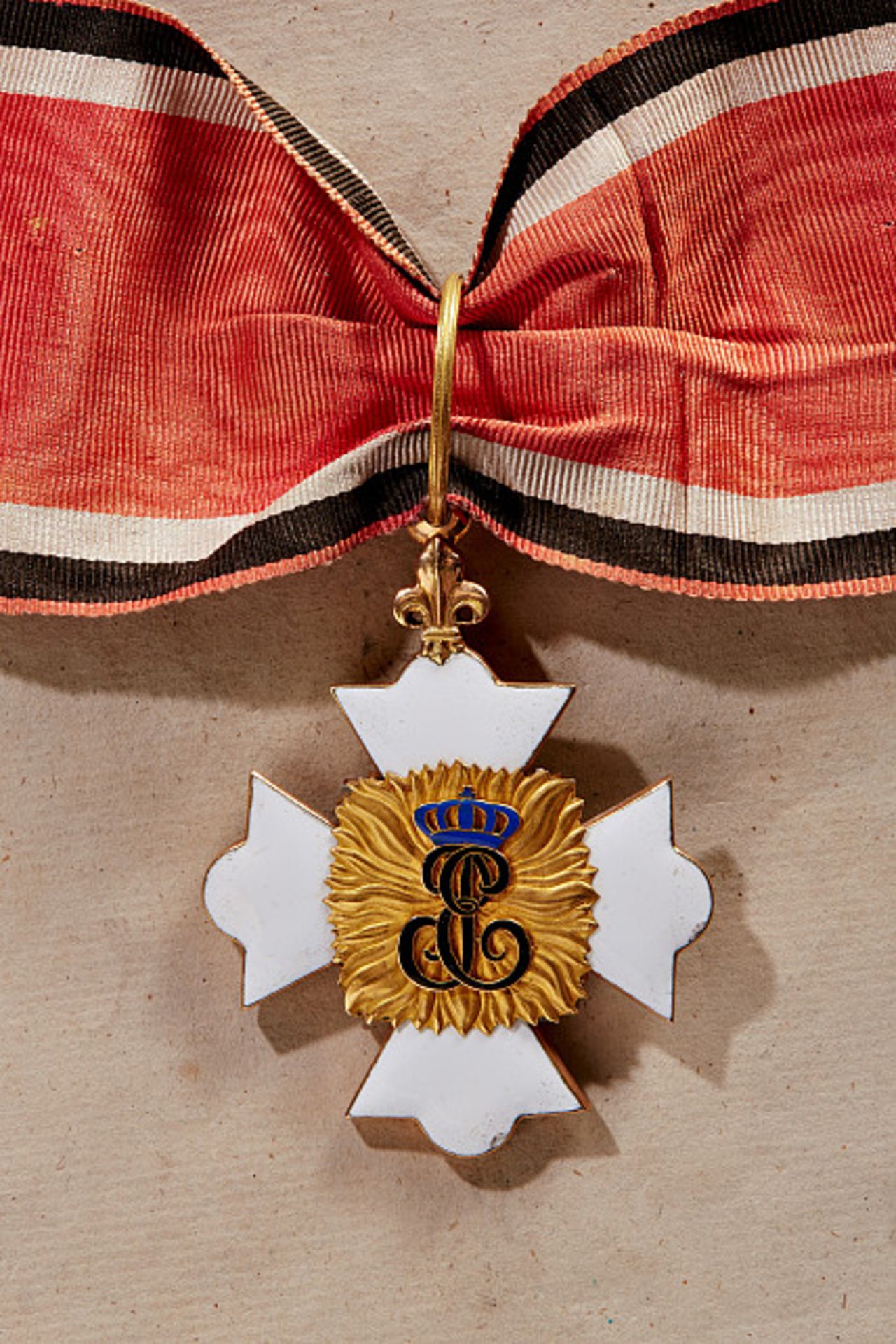 FÜRSTENTUM HOHENLOHE - FÜRSTLICH HOHENLOHESCHER HAUS- UND PHÖNIX-ORDEN : Kommandeurkreuz.Gold und - Bild 2 aus 2