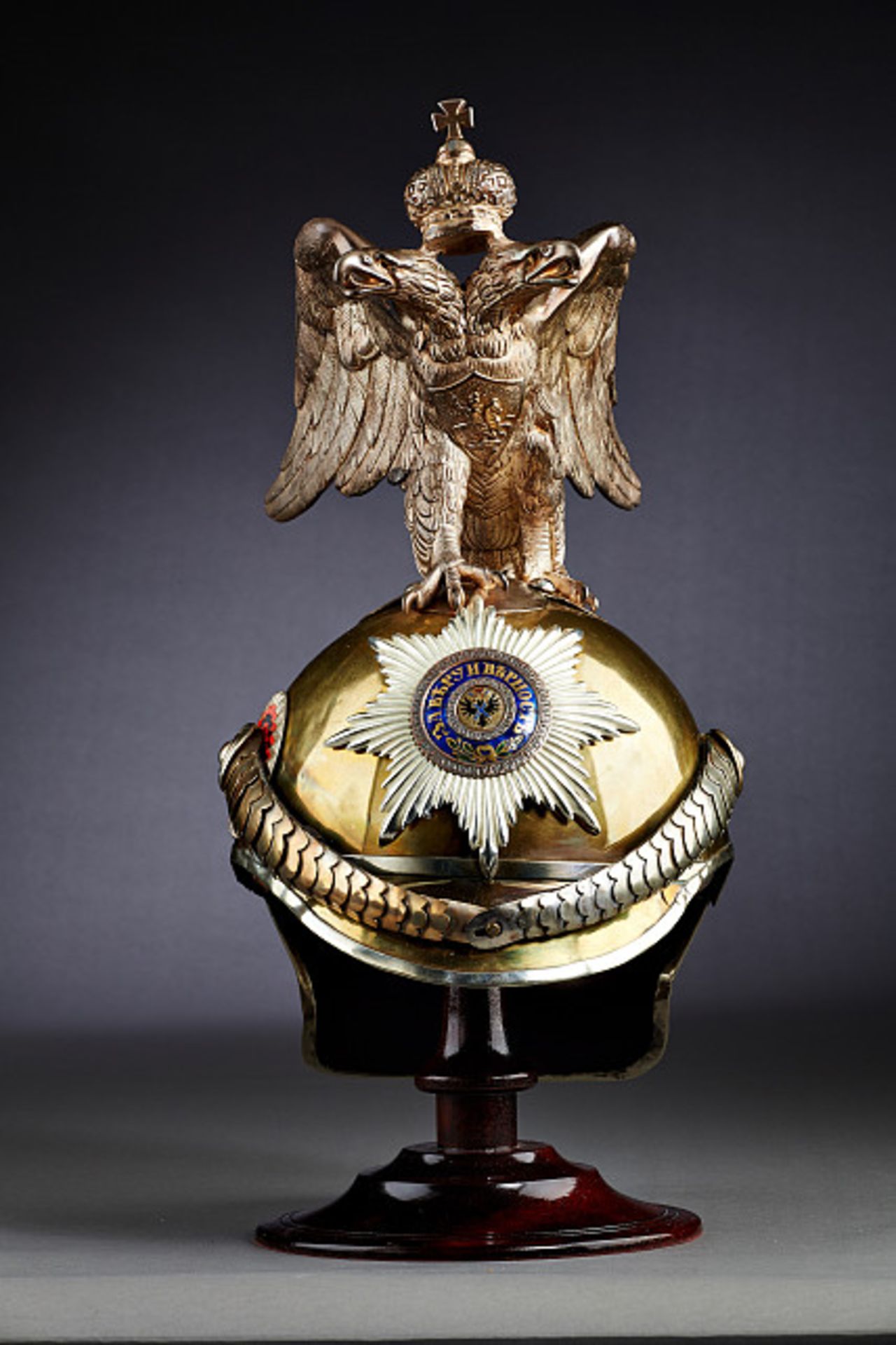 MILITARIA AUSLAND - RUSSLAND : Helm für Offiziere des Chevalier-Garderegiments der Kaiserin.Die