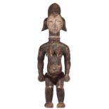 Weibliche Fruchtbarkeitsfigur Punu Westafrika / West African Punu Fertility Figure  Holz, Reste