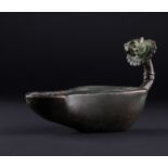 alte asiatische Bronze-Öllampe/Ancient Asian Bronze Oil Lamp  Handhabe mit Fabelwesen, H: 10 cm,