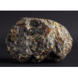Bernstein / Amber  Baltik-Rohbernstein  Gewicht 95 g, Maße 6 x 5 x 4 cm    One piece of natural
