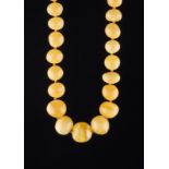 Bernstein Kette/ Amber Necklace  Butterscotch-weiß,  L: 47 cm, 36,4 g., Barockperlen von 1cm bis 1,4