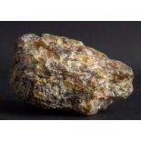 Bernstein / Amber  Baltik-Rohbernstein  Gewicht 103 g, Maße 7 x 6 x 4 cm    One piece of natural