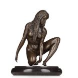 signiert Claude / signed Claude"Hockender weiblicher Akt"
Skulptur-Volumen, Bronze, H: 20 cm,
auf