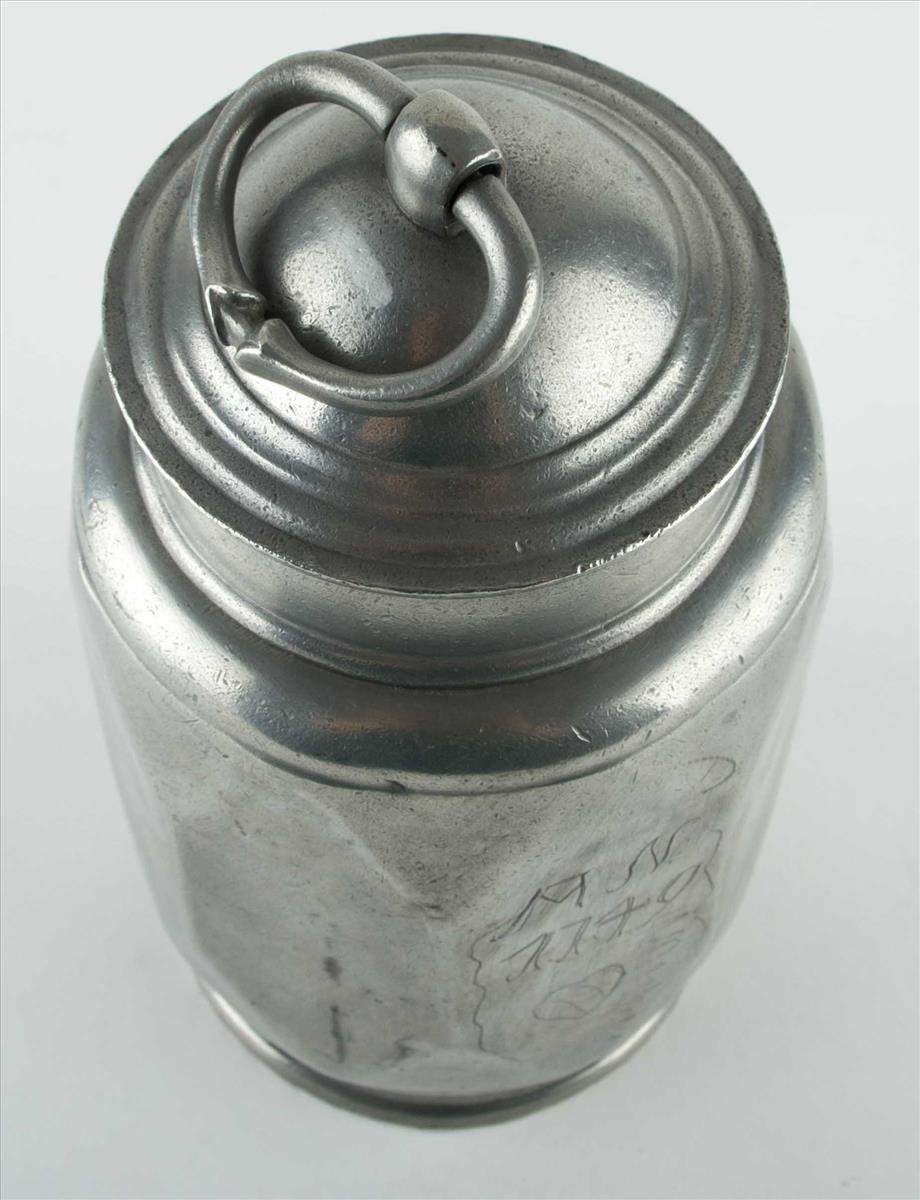 Zinn-Schraubflasche datiert 1749 / Tin screw-bottle, dated 1749gemarkt, mehrfach gepunzt, - Image 3 of 6