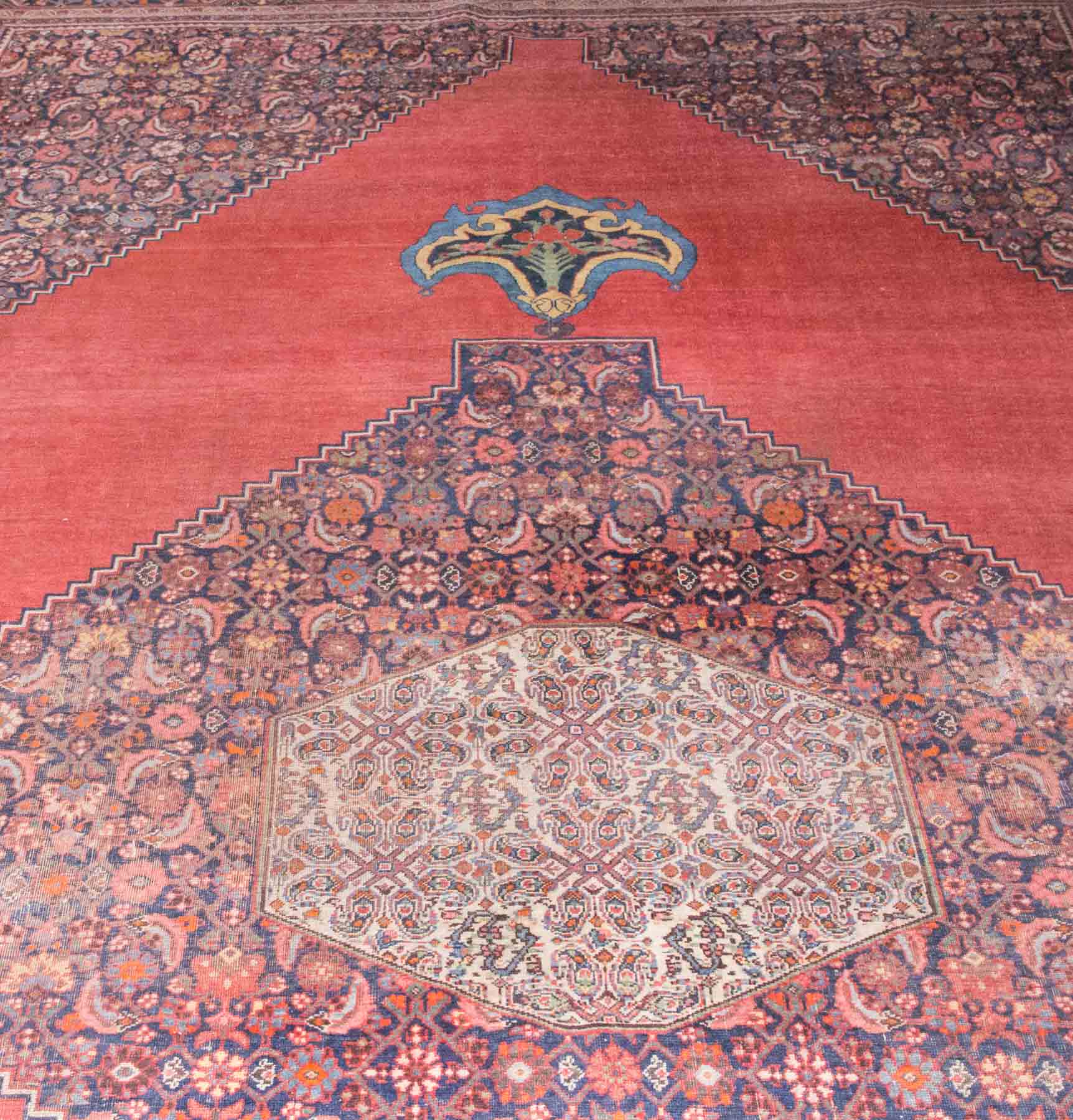 alter orientalischer Teppich / Old oriental carpethandgeknüpft, ca. 580 cm x 335 cm /
tied by