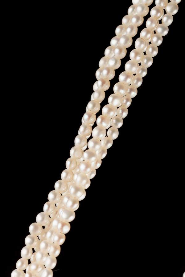 Perlencollier / Pearl colliers5 teilig, L: 40 cm, Ø Perlen 3 mm /
5 pieces, length: 40 cm, Ø - Image 2 of 2