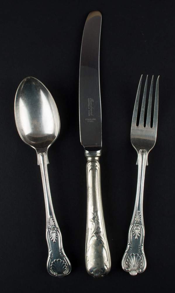 Konvolut Besteckeck L & W / Convolute silverware, L & Wversilbert, 12 teilig, 5 Löffel, 1 Gabel, 6 - Image 2 of 3