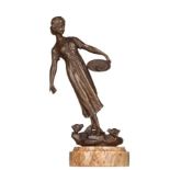 Füllborn 19./20. Jhd."Beim Küken füttern"
Skulptur-Volumen, Bronze, H: 16,5 cm,
auf Marmorsockel