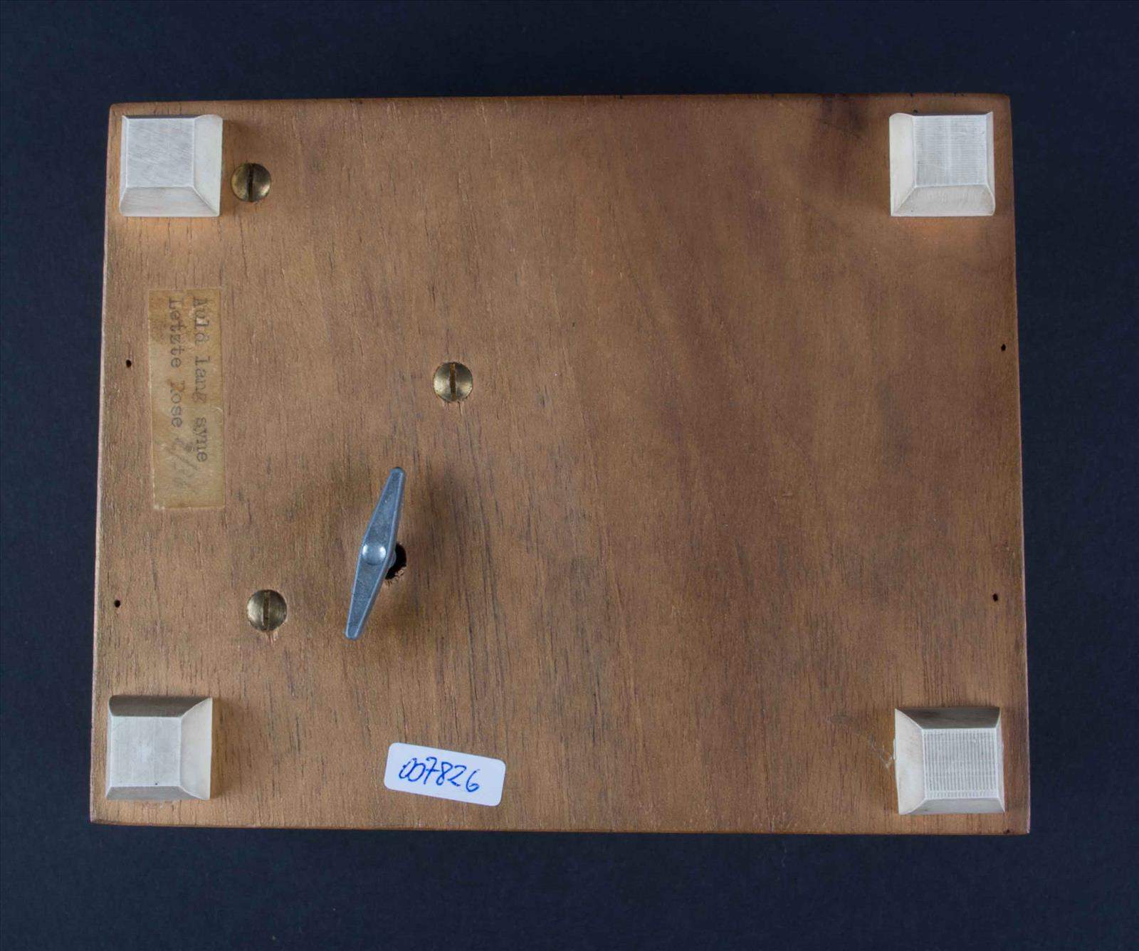 Schatulle mit Spieluhr um 1900 / Casket with music box, about 1900umlaufend mit Elfenbein belegt, - Image 7 of 8