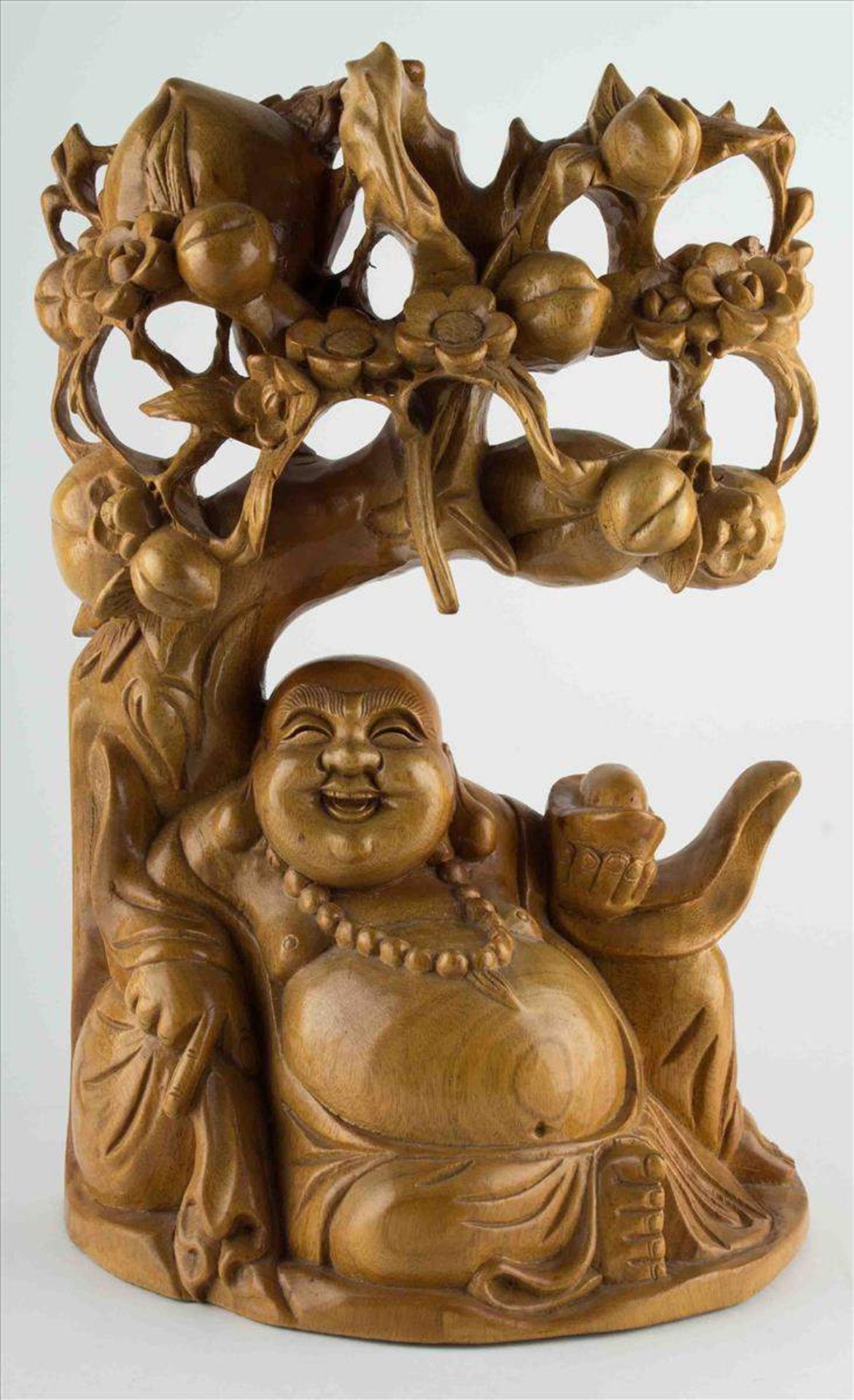 asiatische Schnitzerei / Asian carvingHolz, sitzender lachender Buddha, feine detailgetreue Arbeit