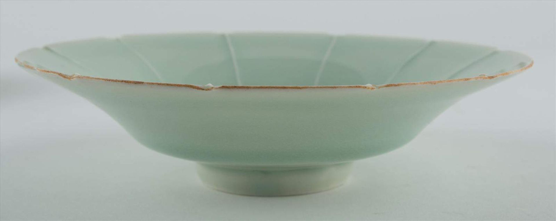 Paar Seladon Schalen China 18. Jhd. oder früher / Pair of Celadon bowls China, 18th century or - Bild 2 aus 5