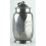 Zinn-Schraubflasche datiert 1749 / Tin screw-bottle, dated 1749gemarkt, mehrfach gepunzt,